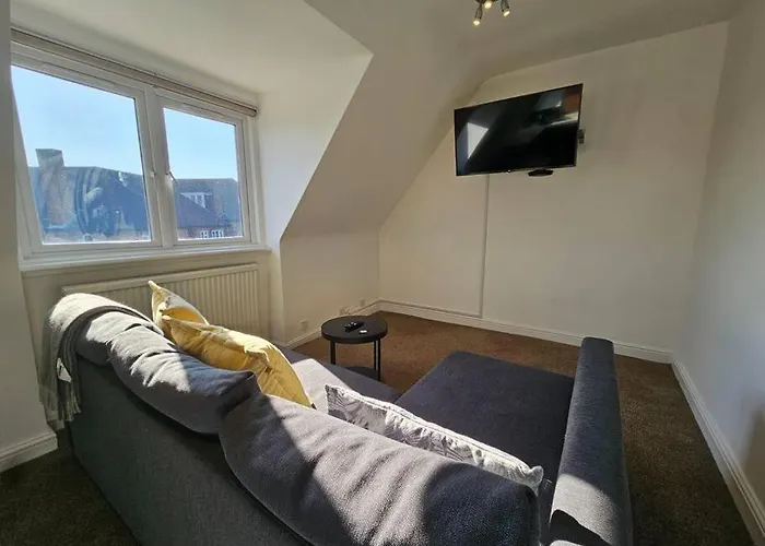 2 Bedroom Flat In Camden