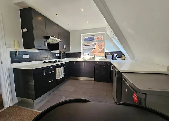 2 Bedroom Flat In Camden