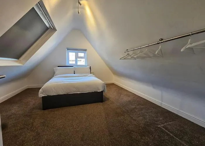 2 Bedroom Flat In Camden