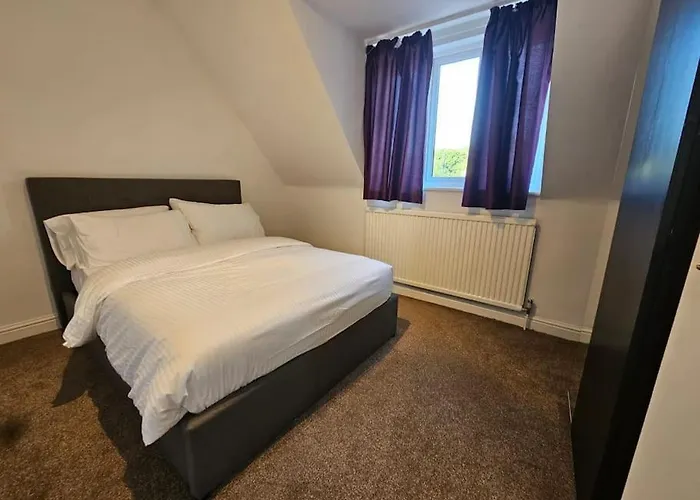 2 Bedroom Flat In Camden